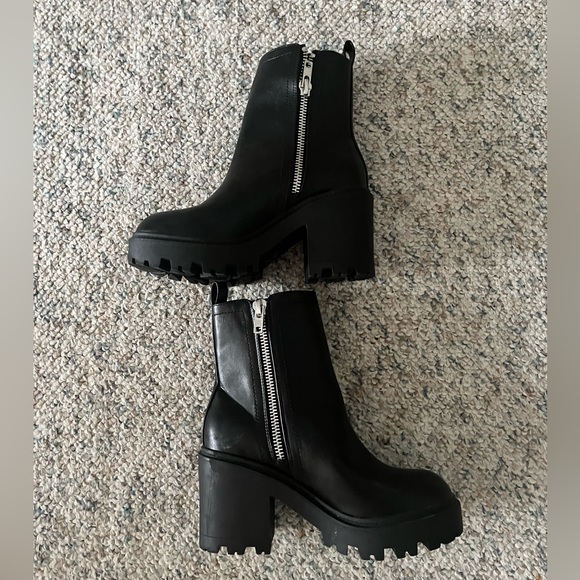 UO Zip Up Boots - Picture 4 of 7